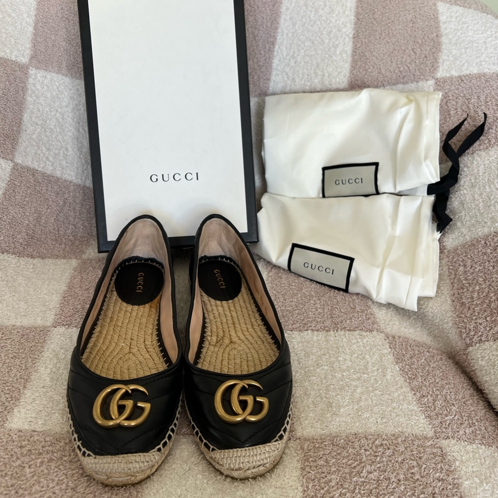 Gucci Black Quilted Espadrilles with Gold Logo. Nappa Charlotte